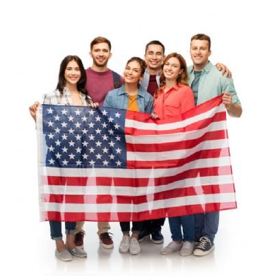 gruppo di amici con bandiera americana