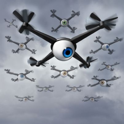 drone spia che intercetta dal cielo concetto violazione privacy