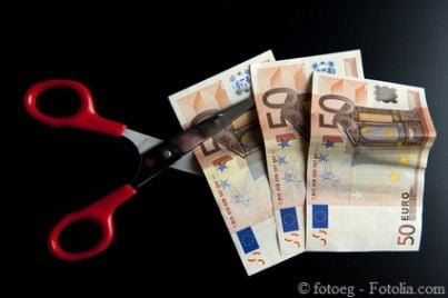 tagli soldi euro crisi sprechi