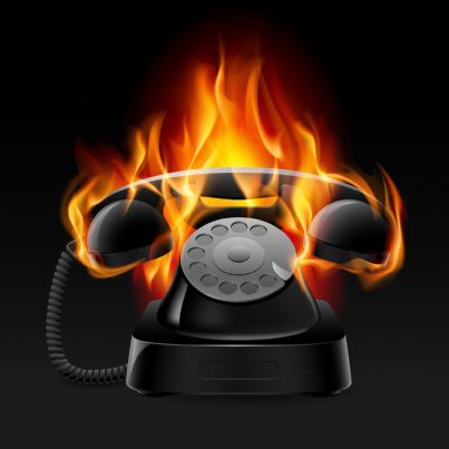 telefono che va a fuoco mentre squilla