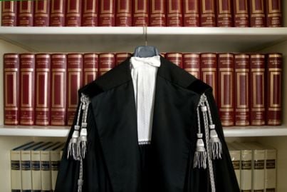 Avvocati: perché portano la toga nera?